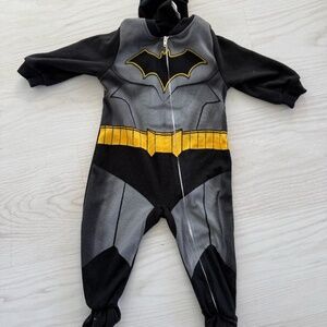 Rubies Halloween Costume Fleece Batman with Cape, 18M Baby Soft For Boys